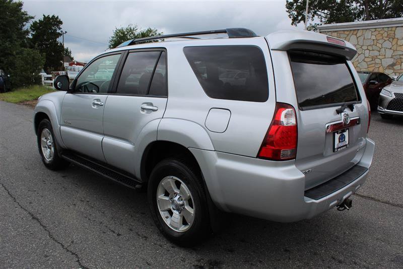 Used 2007 Toyota 4Runner SR5 AWD/4WD image 5