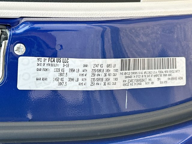 Used 2019 Chrysler Pacifica Touring Plus w/ Tire & Wheel Group FWD image 33