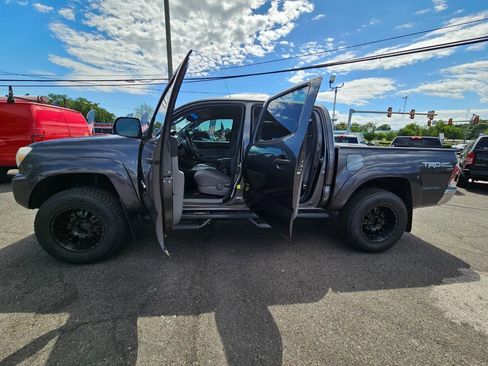 Used 2013 Toyota Tacoma 4x4 Double Cab w/ TRD Off-Road Pkg image 10
