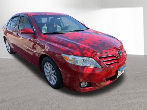 Used 2010 Toyota Camry XLE FWD image 1