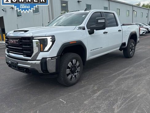 Certified 2026 GMC Sierra 2500 Pro w/ Convenience Package AWD/4WD image 1