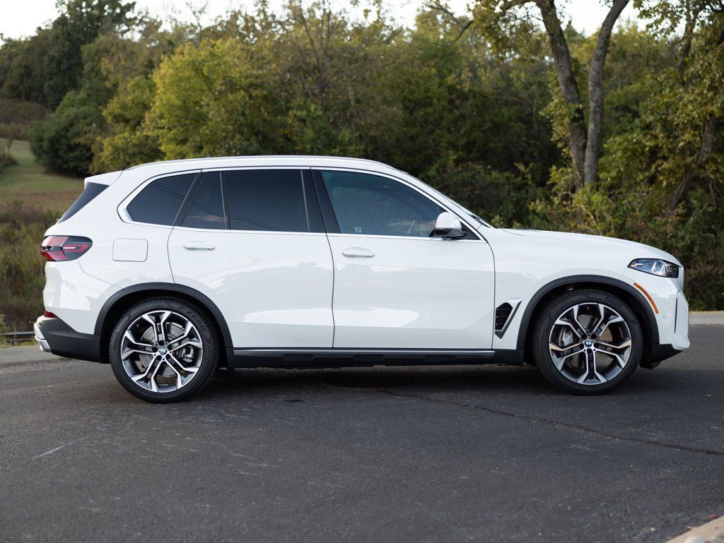 Used 2026 BMW X5 xDrive50e w/ Executive Package AWD/4WD image 8