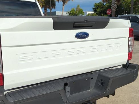 Used 2022 Ford F250 XL w/ Power Equipment Group RWD image 5
