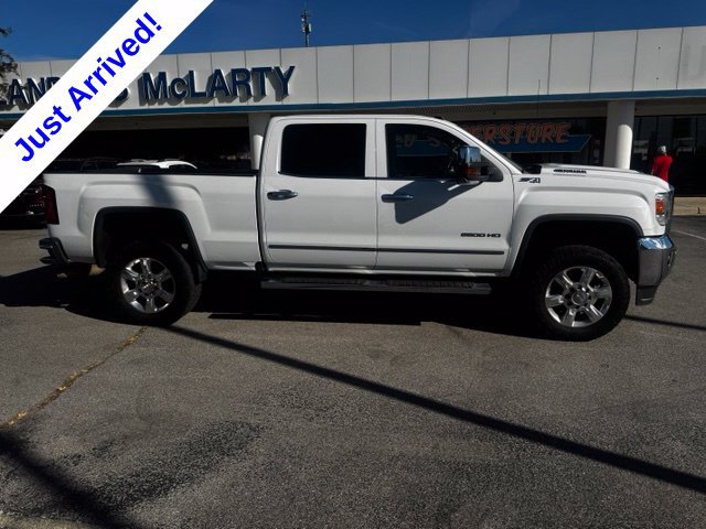 Used 2017 GMC Sierra 2500 SLT w/ Duramax Plus Package AWD/4WD image 2