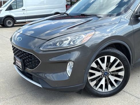 Used 2020 Ford Escape Titanium AWD/4WD image 21