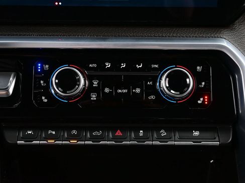 Used 2022 GMC Sierra 1500 Denali AWD/4WD image 25
