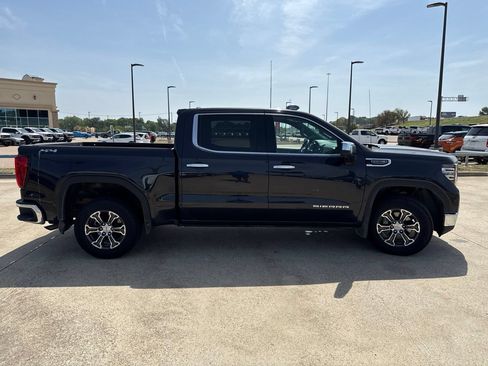 Used 2025 GMC Sierra 1500 SLT AWD/4WD image 16