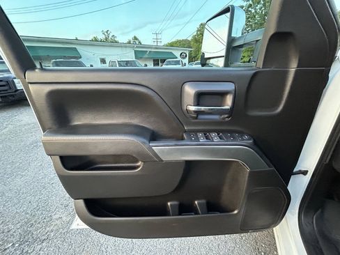 Used 2019 Chevrolet Silverado 2500 LT AWD/4WD image 19