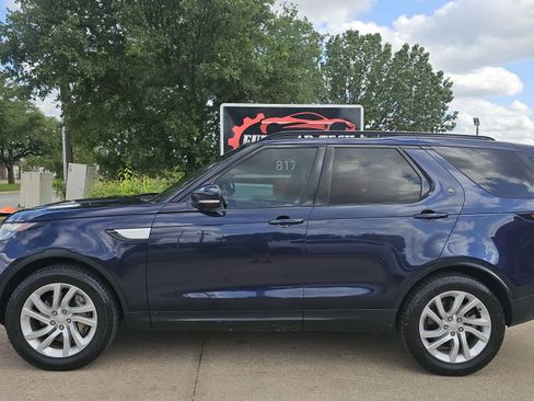 Used 2018 Land Rover Discovery HSE image 2