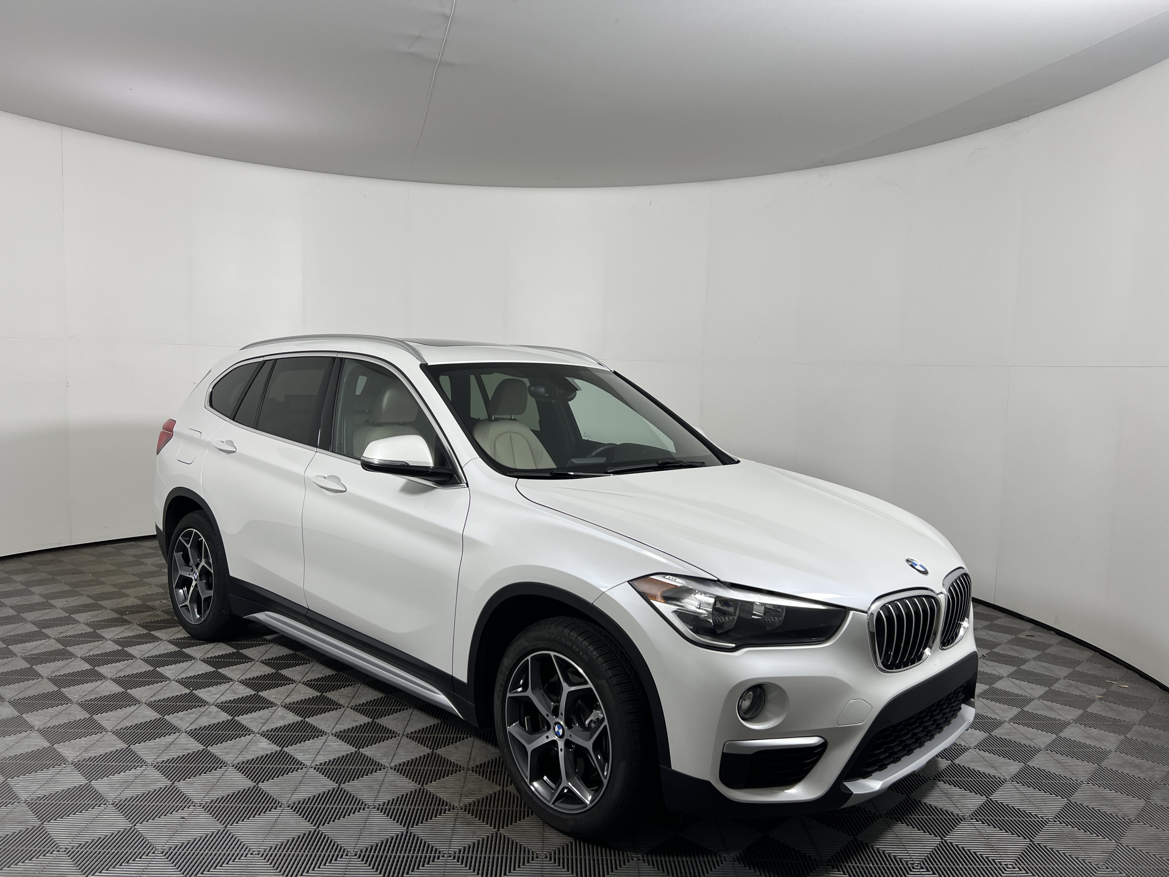 Used 2018 BMW X1 xDrive28i AWD/4WD image 7
