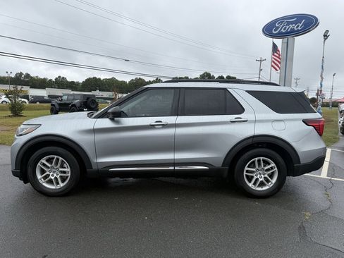 Used 2025 Ford Explorer Active image 9