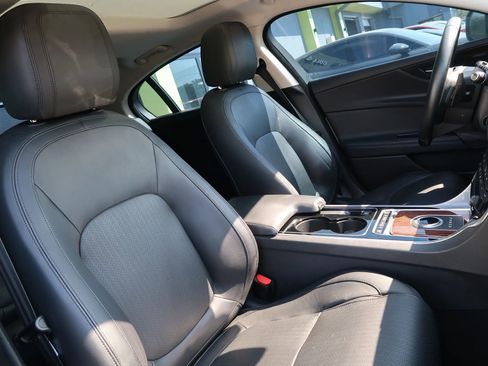 Used 2017 Jaguar XE First Edition image 25