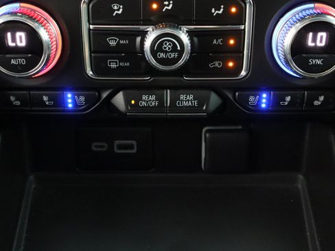 Used 2023 GMC Yukon XL AT4 w/ AT4 Premium Plus Package AWD/4WD image 24