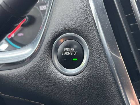 Used 2023 Chevrolet Traverse LT AWD/4WD image 12