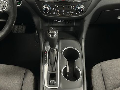 Used 2020 Chevrolet Equinox LT w/ Driver Convenience Package FWD image 17