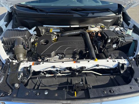 Used 2024 GMC Terrain SLE w/ Driver Convenience Package image 20