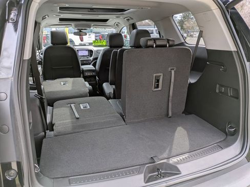 Certified 2023 GMC Acadia SLT w/ Preferred Package image 36