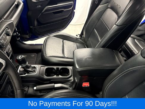 Used 2018 Jeep Wrangler Unlimited Sahara w/ Cold Weather Group AWD/4WD image 18