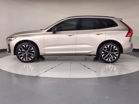 Used 2026 Volvo XC60 B5 Ultra w/ Protection Package Premier AWD/4WD image 5