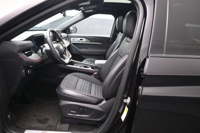 Certified 2025 Ford Explorer ST-Line w/ Premium Package AWD/4WD image 10