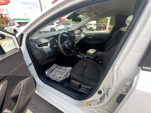 Used 2020 Toyota Corolla LE image 10