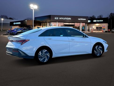 New 2025 Hyundai Elantra Sport image 8