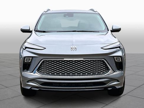 Used 2025 Buick Encore GX Avenir w/ Avenir Technology Package image 4
