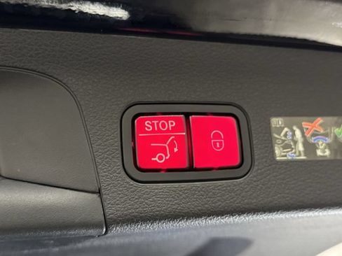 Used 2022 Mercedes-Benz GLS 450 4MATIC image 30