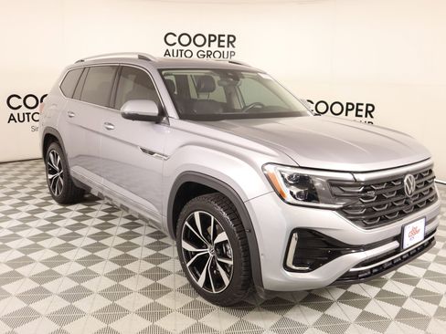 Used 2024 Volkswagen Atlas SEL Premium R-Line image 1