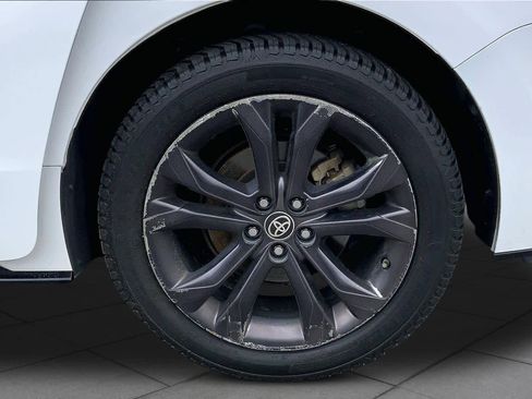 Used 2022 Toyota Sienna XSE w/ XSE Plus Package FWD image 11