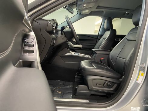 Used 2023 Ford Explorer Limited w/ Equipment Group 301A image 15