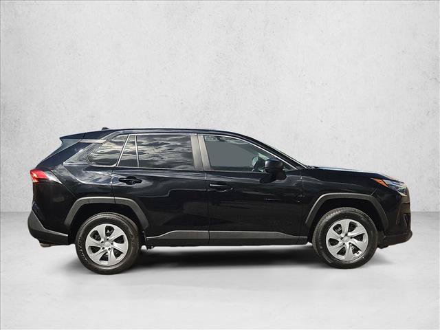 Used 2025 Toyota RAV4 LE AWD/4WD image 4