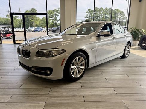 Used 2015 BMW 528i Sedan RWD image 3