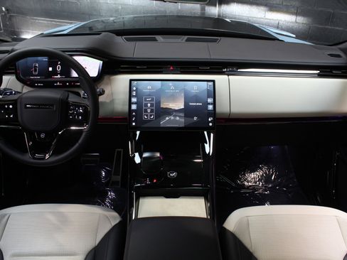 Used 2025 Land Rover Range Rover Sport SV Edition Two AWD/4WD image 35