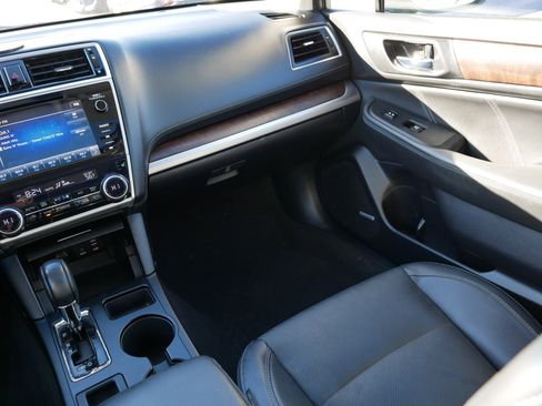 Used 2018 Subaru Outback 2.5i Limited w/ Popular Package #2 image 11