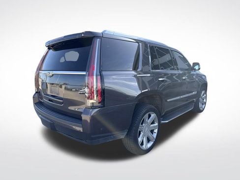 Used 2017 Cadillac Escalade Luxury RWD image 6