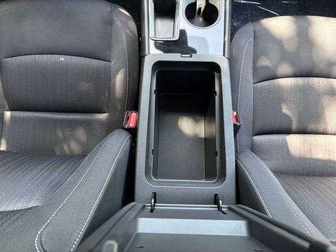 Used 2024 Nissan Altima 2.5 SV FWD image 17
