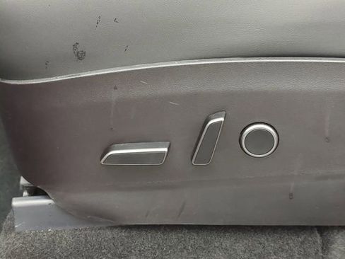 Used 2023 Tesla Model Y Performance AWD/4WD image 22