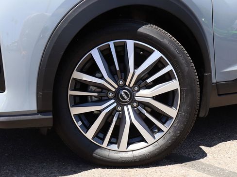 Used 2023 Nissan Kicks SV w/ Exterior Package image 5