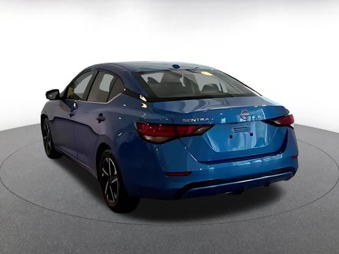 Used 2025 Nissan Sentra SV FWD image 11