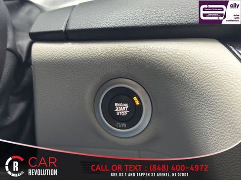 Used 2023 Chrysler Pacifica Touring-L FWD image 24