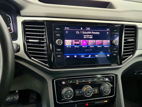 Used 2021 Volkswagen Atlas Cross Sport SEL image 17