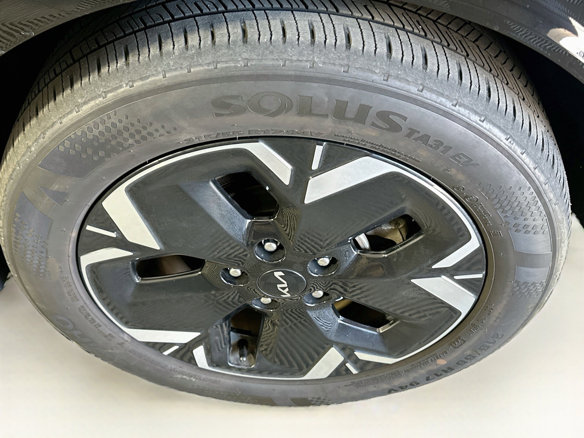 Used 2024 Kia Niro Wind w/ Wind Preserve Package FWD image 11