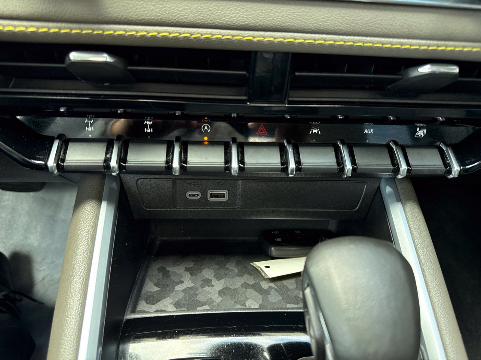 Used 2024 Chevrolet Colorado ZR2 w/ Safety Package AWD/4WD image 27
