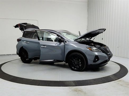 Used 2024 Nissan Murano SV w/ SV Midnight Edition Package image 9