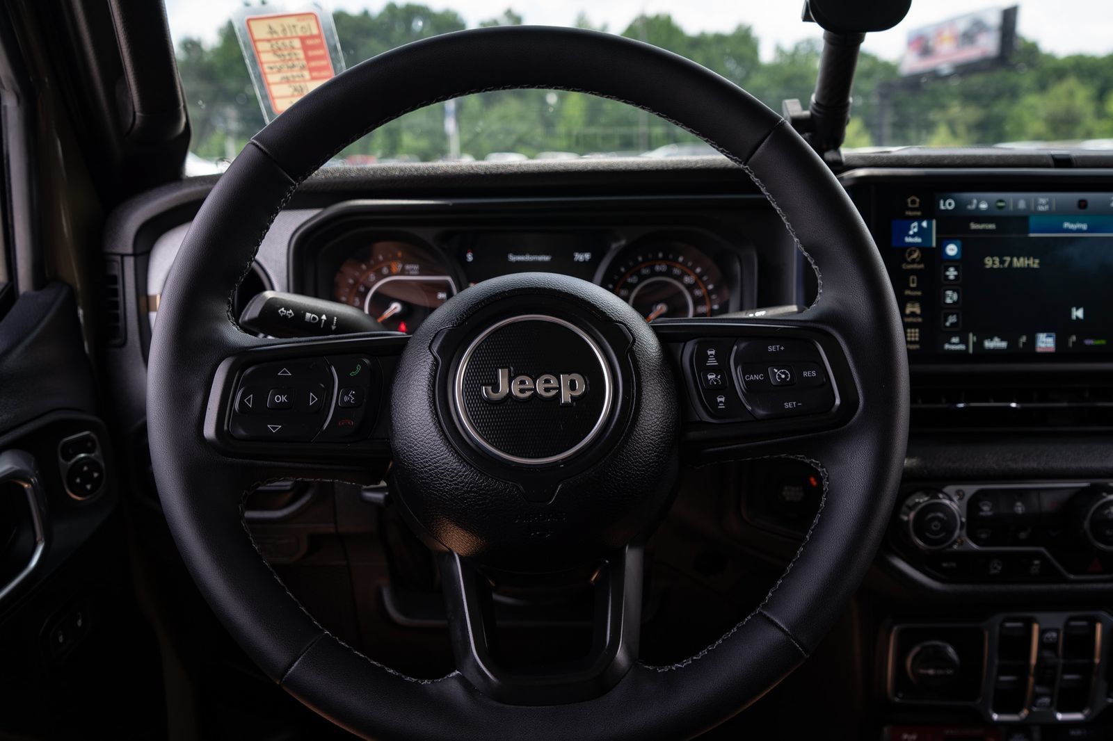 Used 2025 Jeep Gladiator Sport AWD/4WD image 28