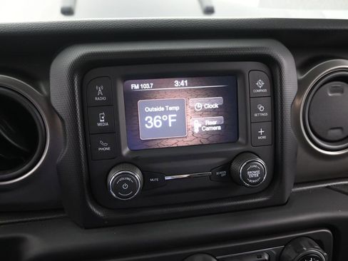 Used 2021 Jeep Wrangler Willys image 32