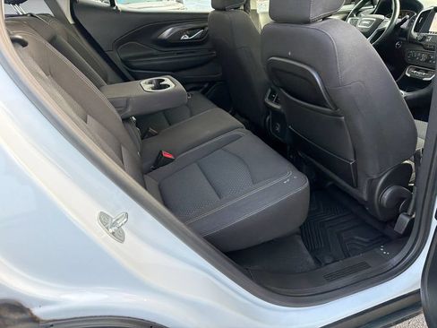 Used 2023 GMC Terrain SLE w/ Driver Convenience Package FWD image 15
