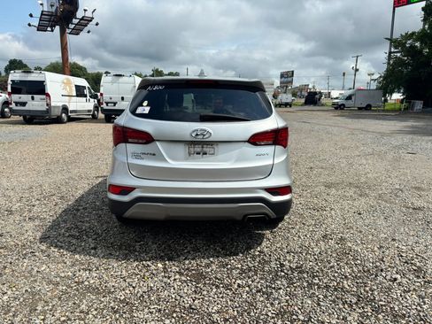 Used 2017 Hyundai Santa Fe Sport FWD image 4