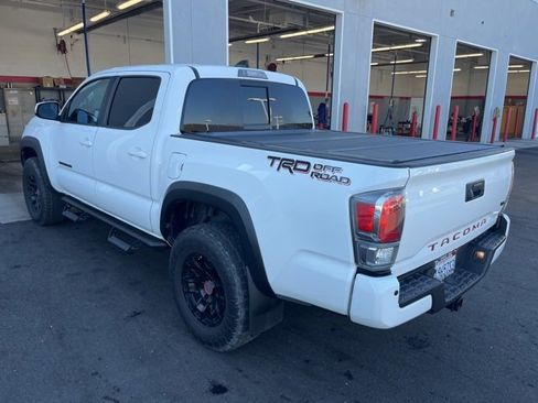 Used 2020 Toyota Tacoma TRD Off-Road image 8